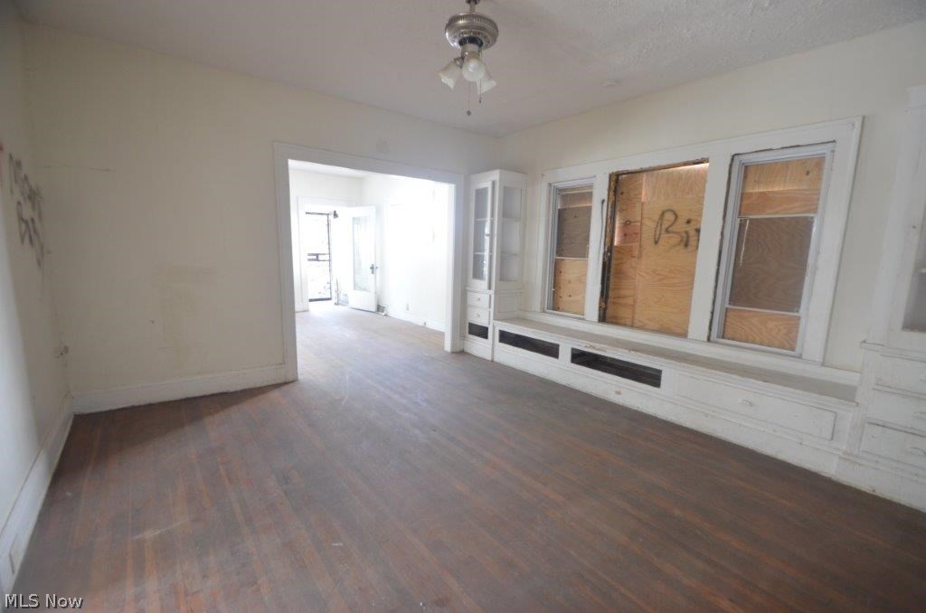 Parkway 01 - Residential Income