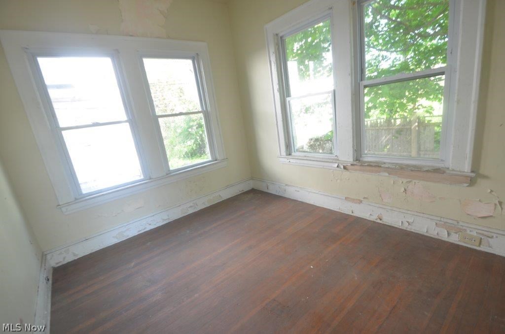 Parkway 01 - Residential Income