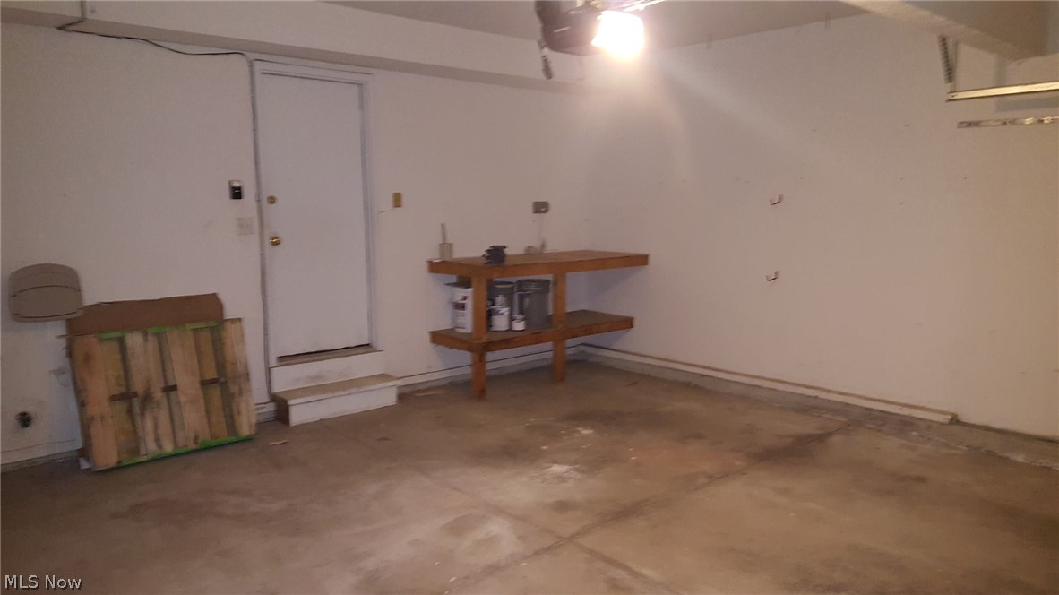 Woods Of Burlington - Residential