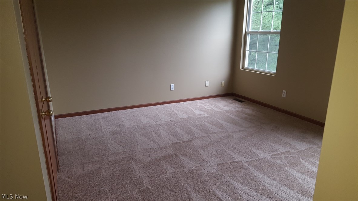 Woods Of Burlington - Residential