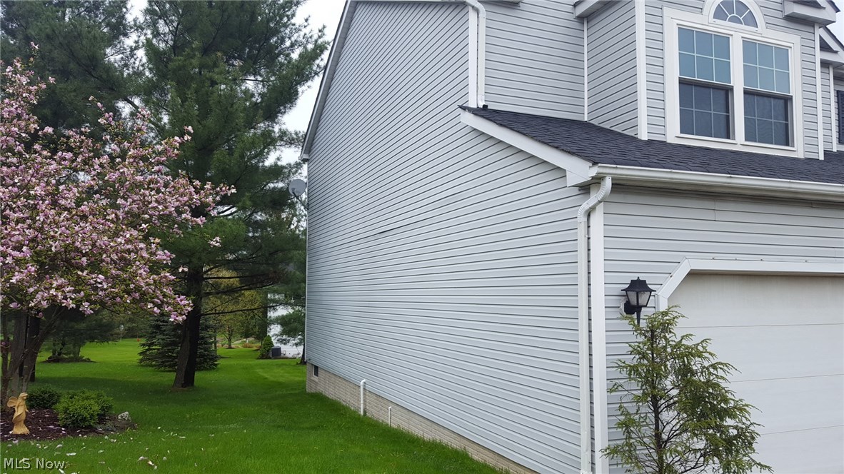 Woods Of Burlington - Residential