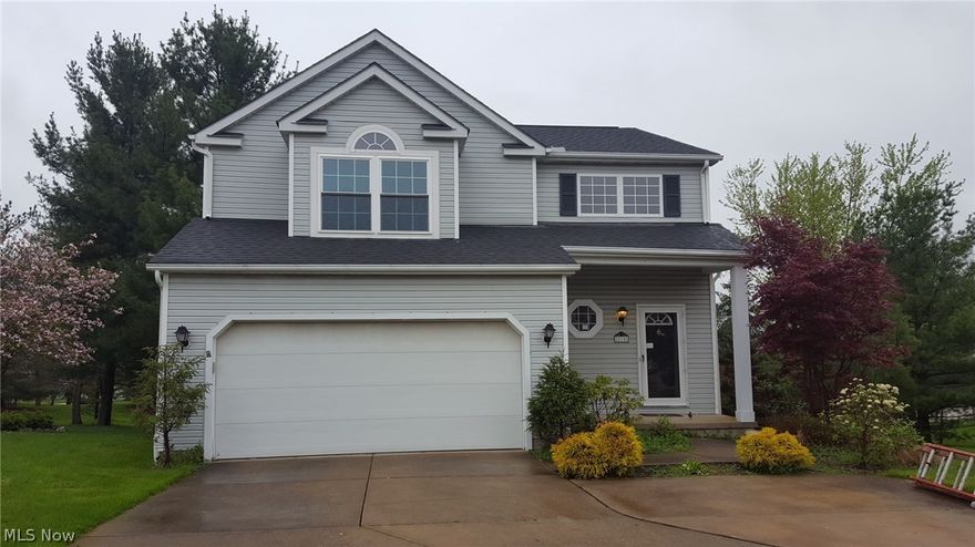 Recently updated 3 bedroom, 2 1/2 bath home!  New Stainless Steel appliances, open living room with a fireplace and direct access to the back deck. Nice sized bedrooms and two full baths upstairs with a half bath on the main floor. The Master bedroom features a vaulted ceiling and Master bath with double sinks. First floor laundry/mud room is conveniently located off of the attached 2-car garage.  The Woods of Burlington includes a pavilion, playground, and walking trails. The property is being sold in "As-Is" condition.