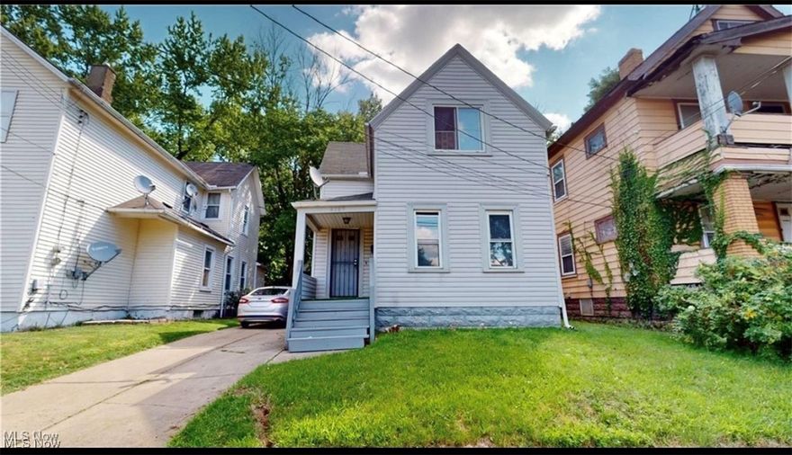 Welcome to this well-maintained 3-bedroom, 1-bathroom home located on East 74th St. This property offers a perfect blend of comfort and convenience, making it an ideal investment opportunity or a great place to call home.
The home features a roof that is approximately 10 years old, a hot water tank just 1 years old, and a furnace that is approximately 5 years old. The newer flooring, fresh paint, updated windows, and possible 4th bedroom or office space on the main floor,  enhance the overall appeal and efficiency of the home.
Currently occupied by Section 8 tenants, generating a steady rental income of $1,185 per month.
This property is a fantastic opportunity for investors looking for a reliable income stream, or for families seeking a comfortable and updated home.
Don't miss out on this property , schedule a viewing today!

Back on market at no fault of the seller. Contact me for any questions!