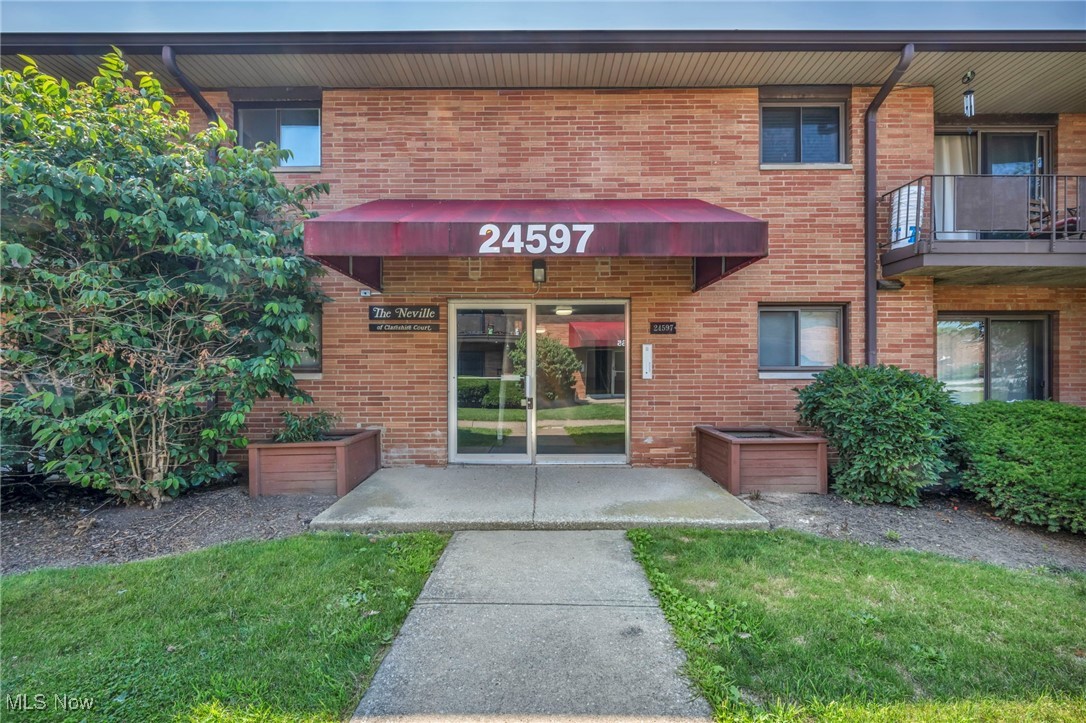 Welcome home to easy, low-maintenance living in the heart of North Olmsted! This freshly renovated first-floor condo is move-in ready from the jump -- featuring brand new HVAC, hot water tank, carpet, paint, and a full suite of stainless steel kitchen appliances.
Step inside and you're greeted by a bright, open living room with a sliding glass door that walks out to your private patio -- the perfect spot for a morning coffee or evening unwind. The kitchen sits just off the entry with modern updates that flows seamlessly into the living space.
Down the hall, you'll find three comfortable bedrooms, a full bath, and a layout that just makes sense, all on one level! Whether you're starting fresh or simplifying life a bit, this condo checks all the boxes.
Tucked in a quiet spot just minutes from Great Northern Mall, shopping, dining, and highway access, you really have it all without the upkeep!
Don't miss your chance to own a beautifully updated space in an unbeatable location! Schedule your showing today!