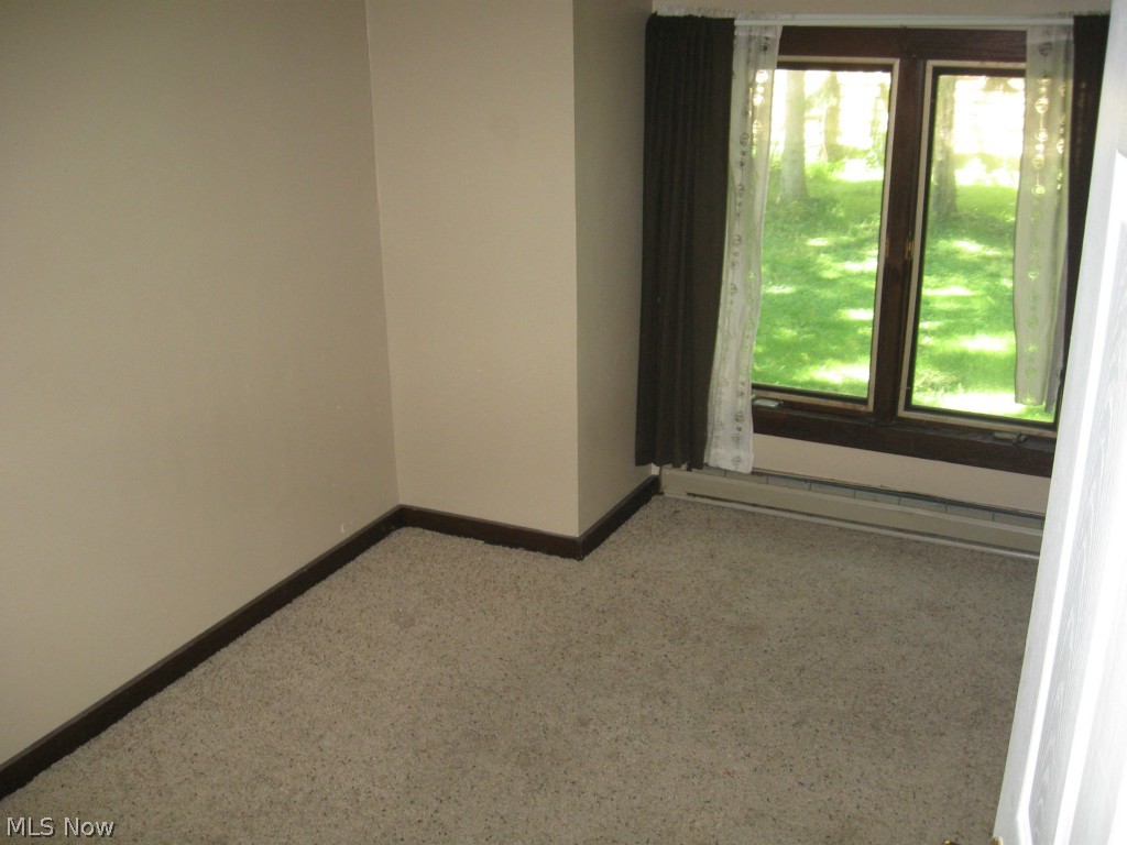 Lake Shore Blvd Estates 02 - Residential Lease