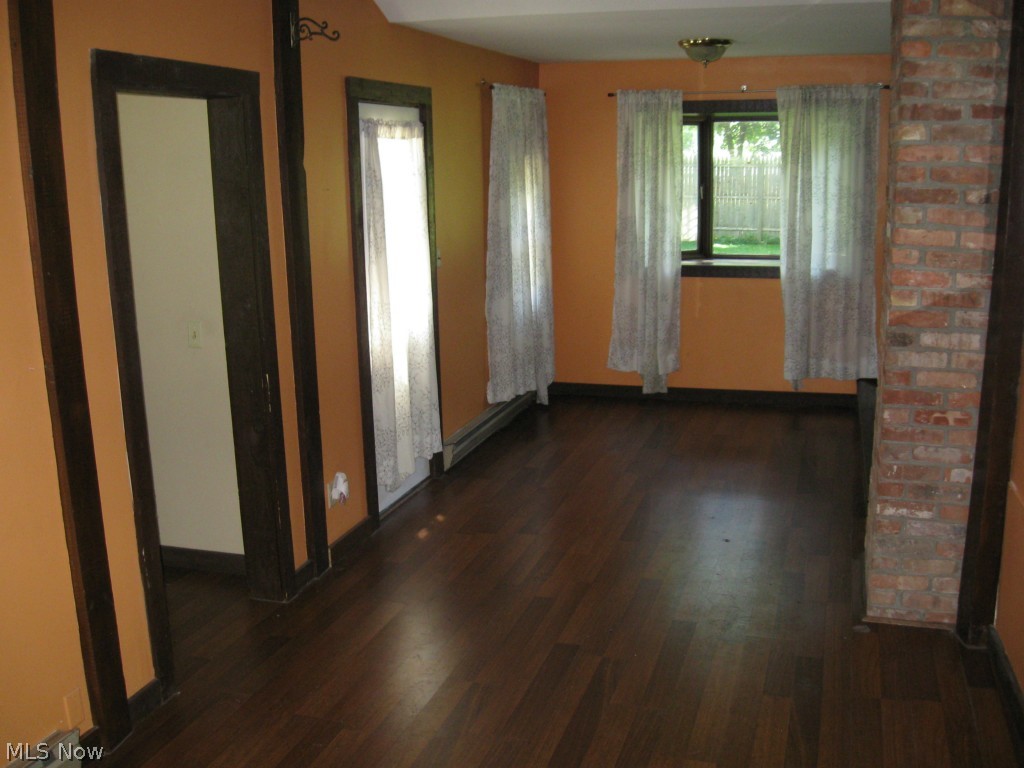 Lake Shore Blvd Estates 02 - Residential Lease