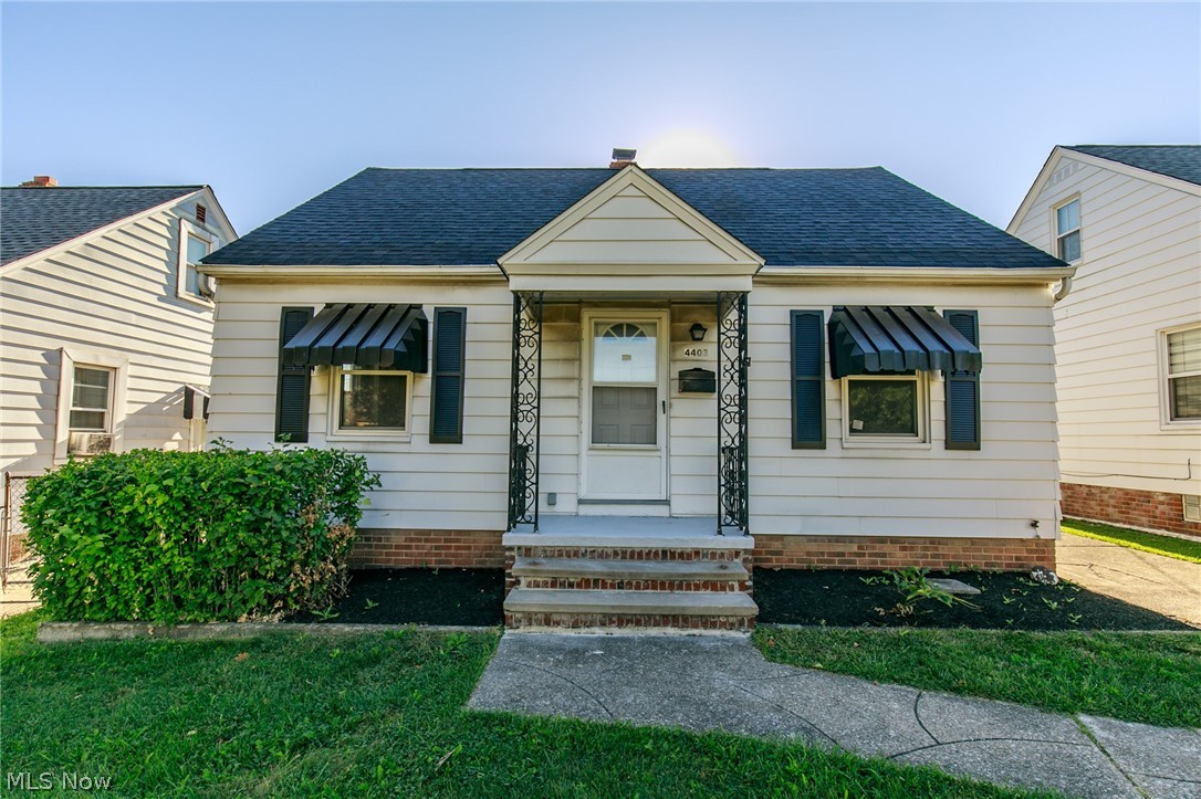 Totally remodeled 3 bedrooms 1 Bath Bungalow on a quiet street. The third bedroom upstairs is not included in the square footage. Close to shopping and freeway access. A $30 application fee to apply. Up to two pets are allowed. There will be a $350 pet deposit for each. The pet deposit is non-refundable. If interested, text the listing agent for more details.