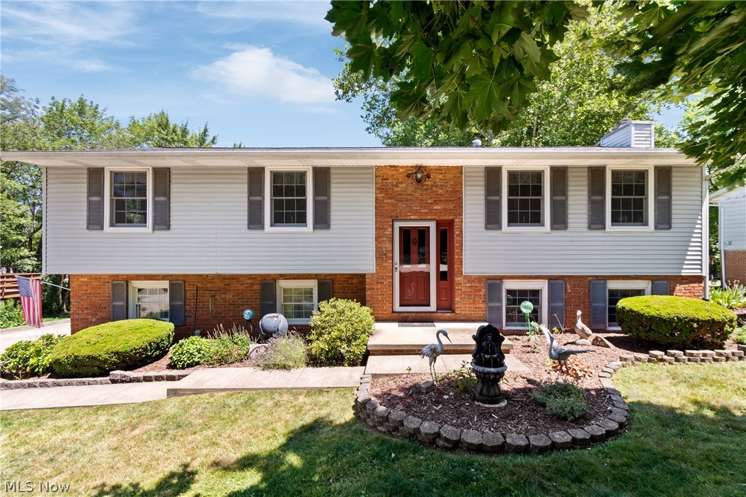 Welcome Home! This gorgeous 3 bed 2.5 bath bi-level will make you feel right at home as you walk through the front door! The kitchen backsplash/granite countertops have been recently renovated and appliances have been installed within the last 5 years. As you make your way through the home you will also notice new flooring throughout and a brand new gas fireplace installed in 2023! The sliding glass doors on the lower level open right up to a spacious deck over looking the yard. Don?t miss out on your chance to see this home, schedule a tour today!