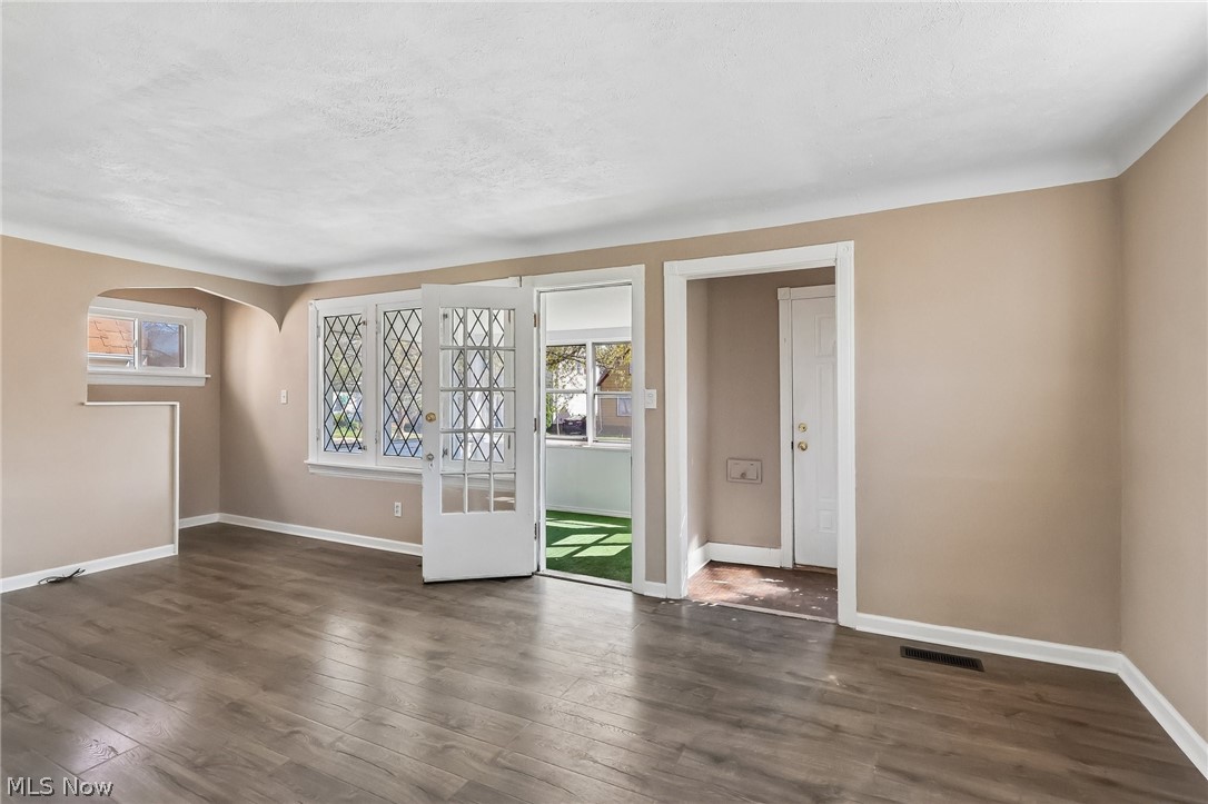 13618 Wainstead Avenue