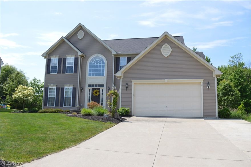 This is a must see! Beautiful spacious home in Rolling Brooke. Home boasts 4 bedrooms.  Large open foyer welcomes you as you enter the home. On the first floor you will find a formal dining room, living room, family room and eat in kitchen. Doors leading from the kitchen to a large deck great for entertaining. Treed back yard provides plenty of privacy. Master suite complete with sitting area, walk in closet, large bath with jacuzzi tub. Three additional bedrooms and a full bath complete the upstairs. Home also offers a 1st floor laundry room. Basement for ample storage. Invisible fence and irrigation system installed. This home is ready for your family and pets to move right in.