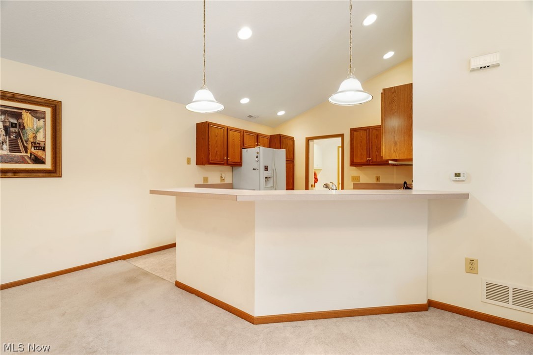 Abbey Glen Cond - Residential