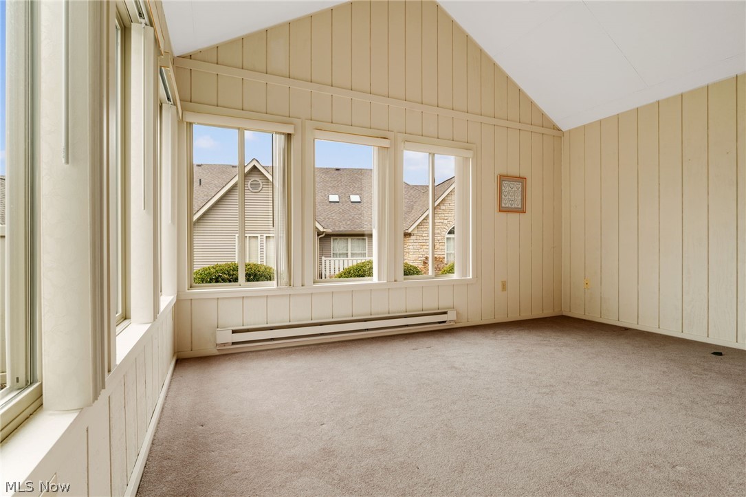 Abbey Glen Cond - Residential