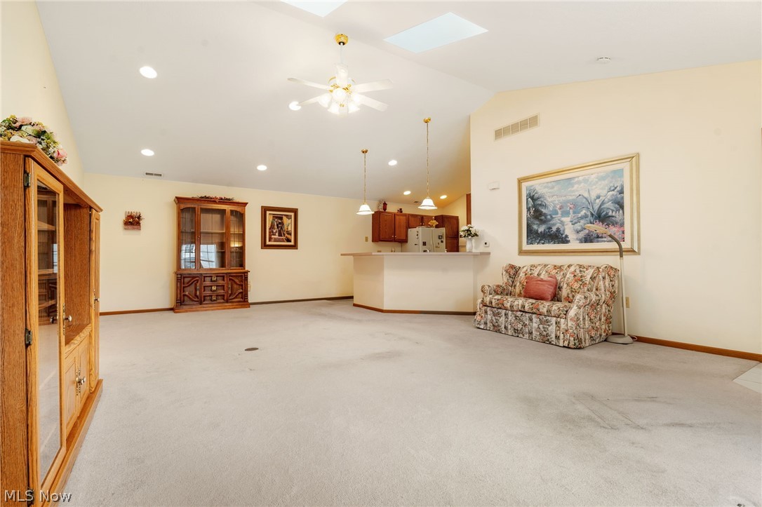 Abbey Glen Cond - Residential