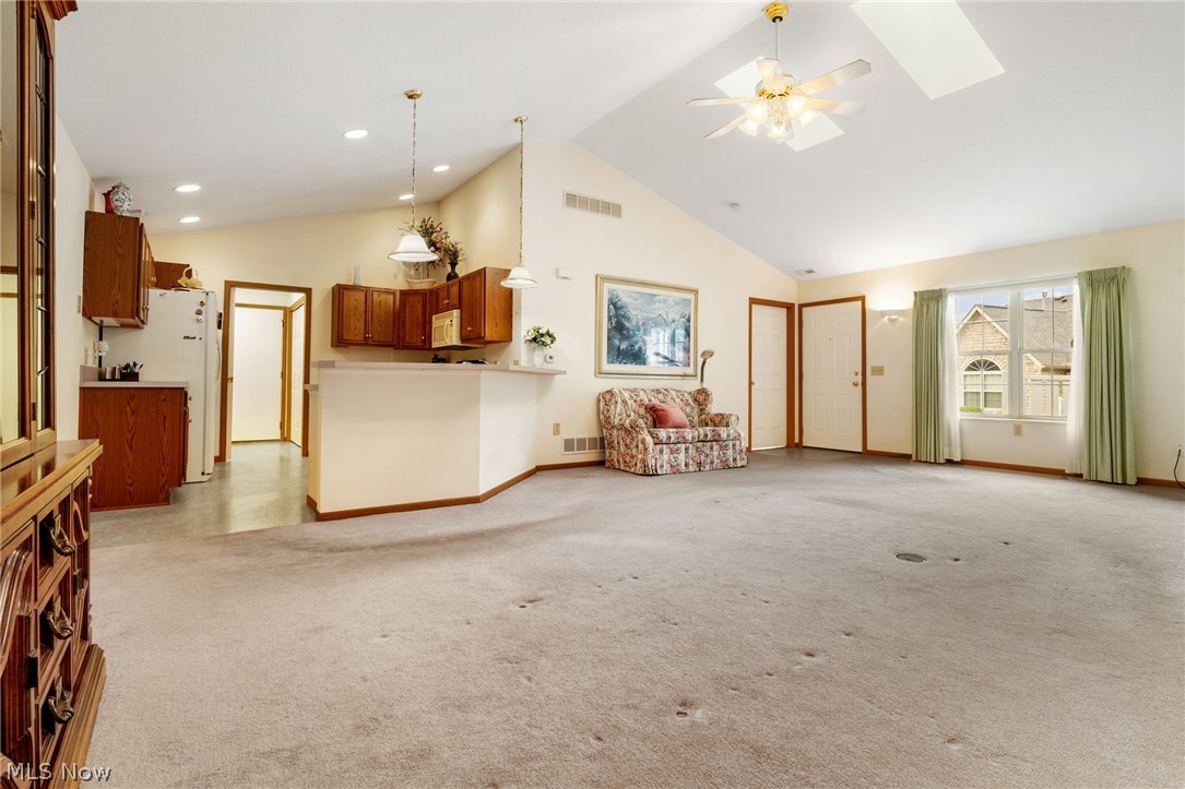 Abbey Glen Cond - Residential