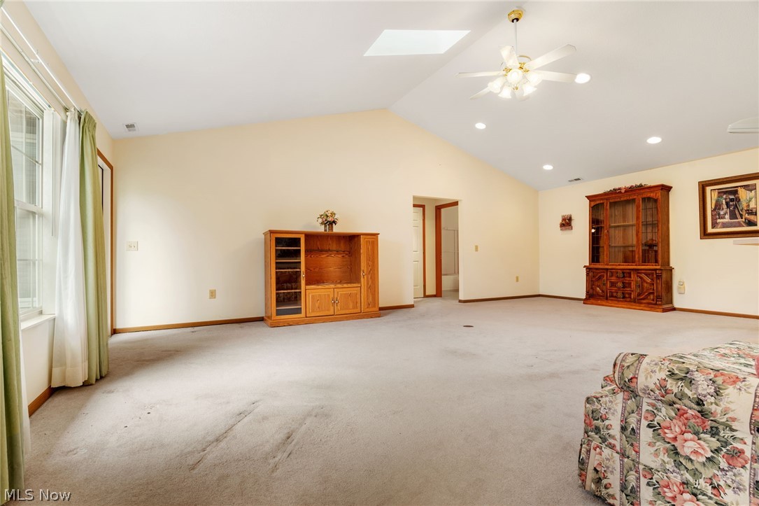 Abbey Glen Cond - Residential