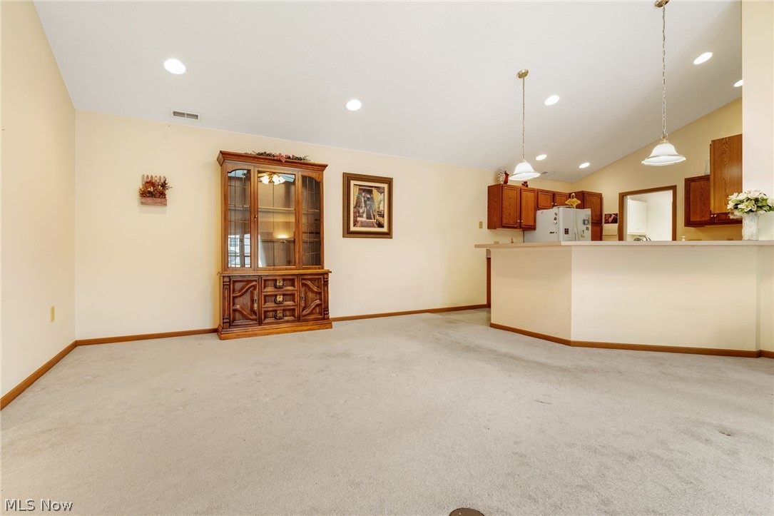 Abbey Glen Cond - Residential