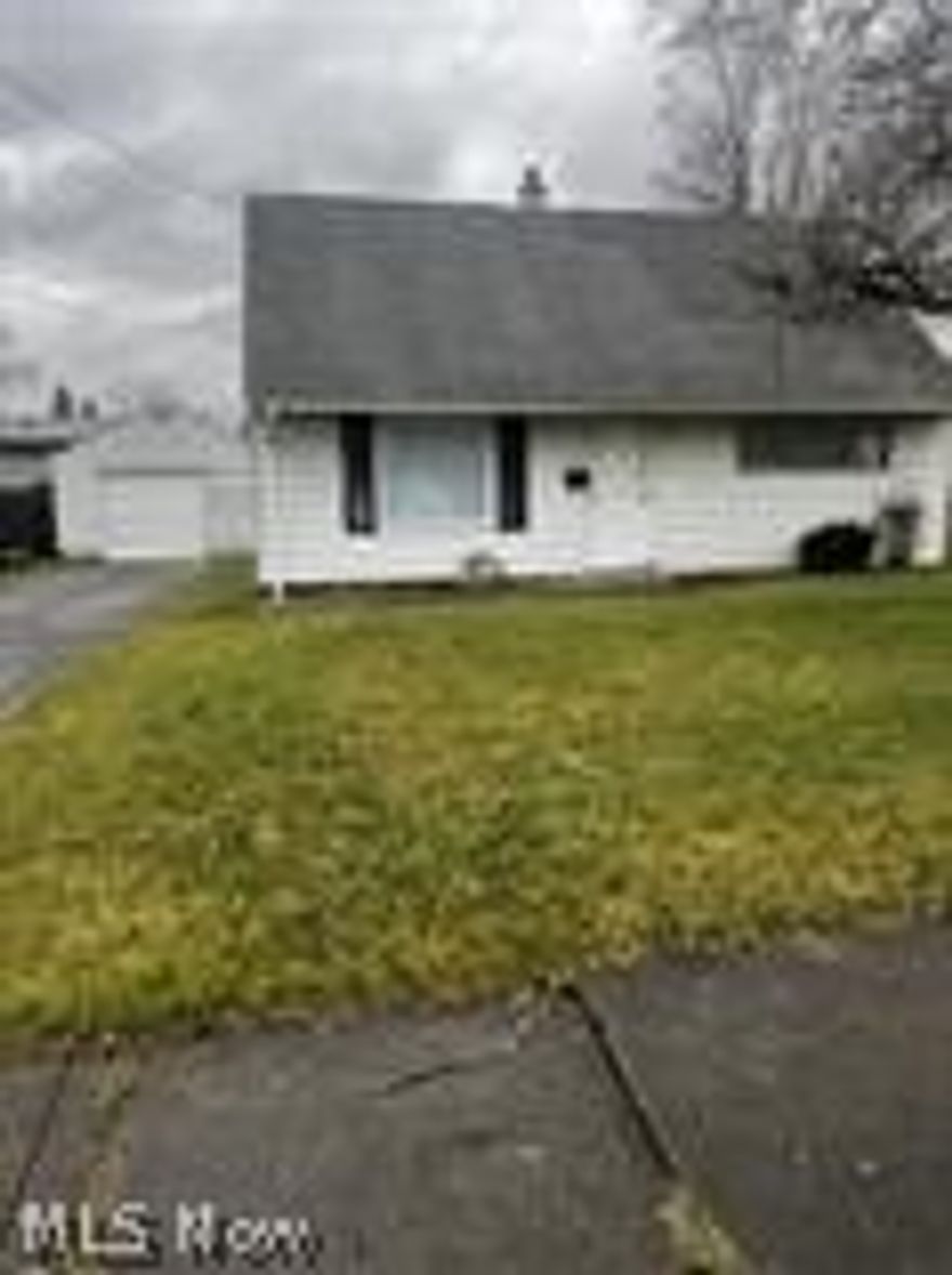 Investor opportunity in Girard. This 2-bedroom, 1-bath home is located in a quiet neighborhood and already has a tenant in place on a month-to-month lease paying $950 per month. Whether you’re looking to expand your rental portfolio or secure a solid investment property with immediate income, this home offers great potential. This property can also be purchased as part of a package deal with 1976 Smithfield in Youngstown for investors looking to grow their holdings with multiple income-producing properties.



Great opportunity for investors seeking steady rental income and long-term upside!