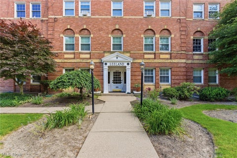 Condo For Rent - 15820 Van Aken Boulevard #507<br/> Shaker Heights, OH 44120