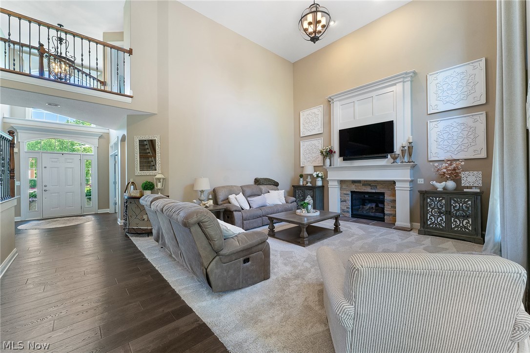 1325 Fox Den Trail