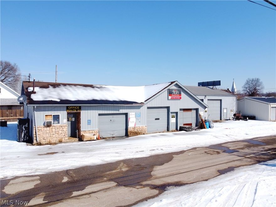 Explore the property at 401 & 403 29th Street in Vienna, WV, a spacious warehouse exceeding 4,000 square feet, conveniently located in the heart of downtown Vienna. This building offers ample parking to accommodate various business requirements and features five drive-in doors, ranging from 8.5 to 12 feet, providing versatility for potential new business. Additional amenities include electric unit heaters, a recycled oil furnace, office space, and large overhead doors, making this building well-equipped for new ownership and business opportunities.