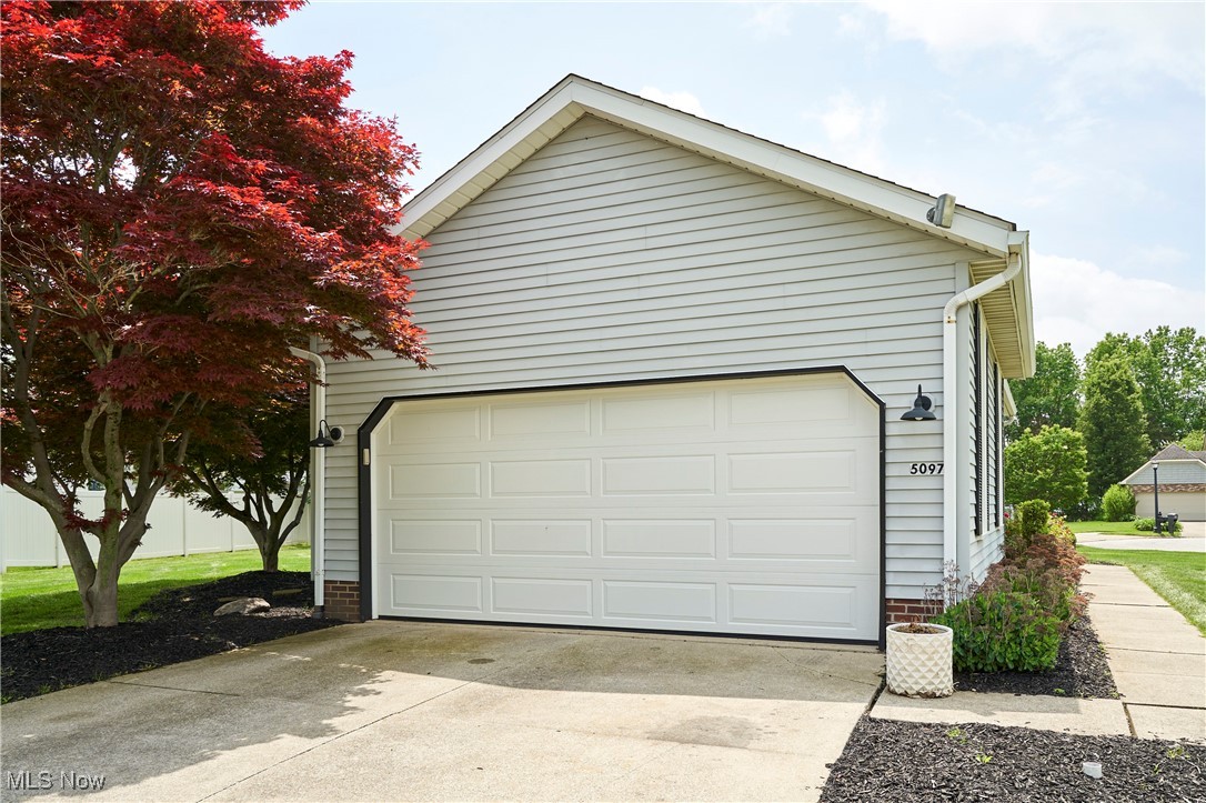 5097 Heather Ann Circle, Stow, Ohio image 24