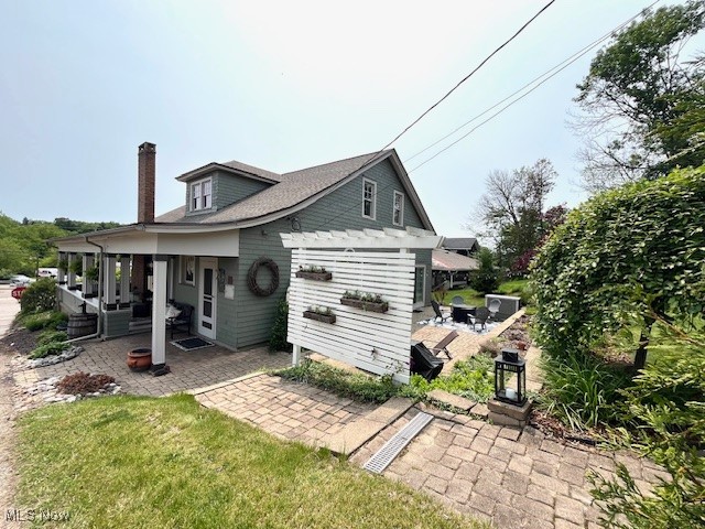 Main image without alt text