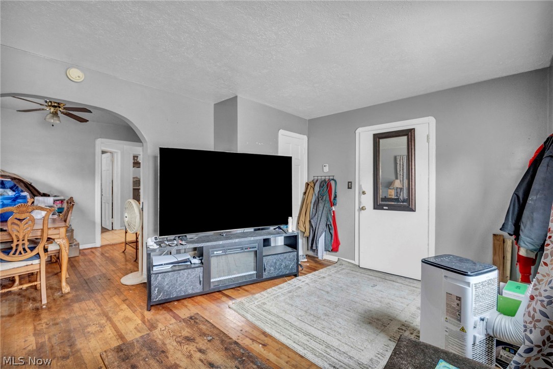 4512 W 150th Street