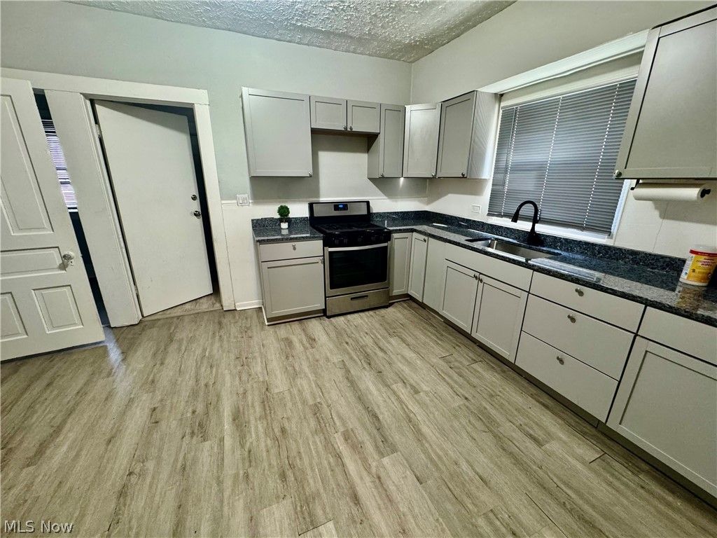 Photo of 2020 Corning Avenue, Cleveland, OH 44109 (MLS # 5196585)