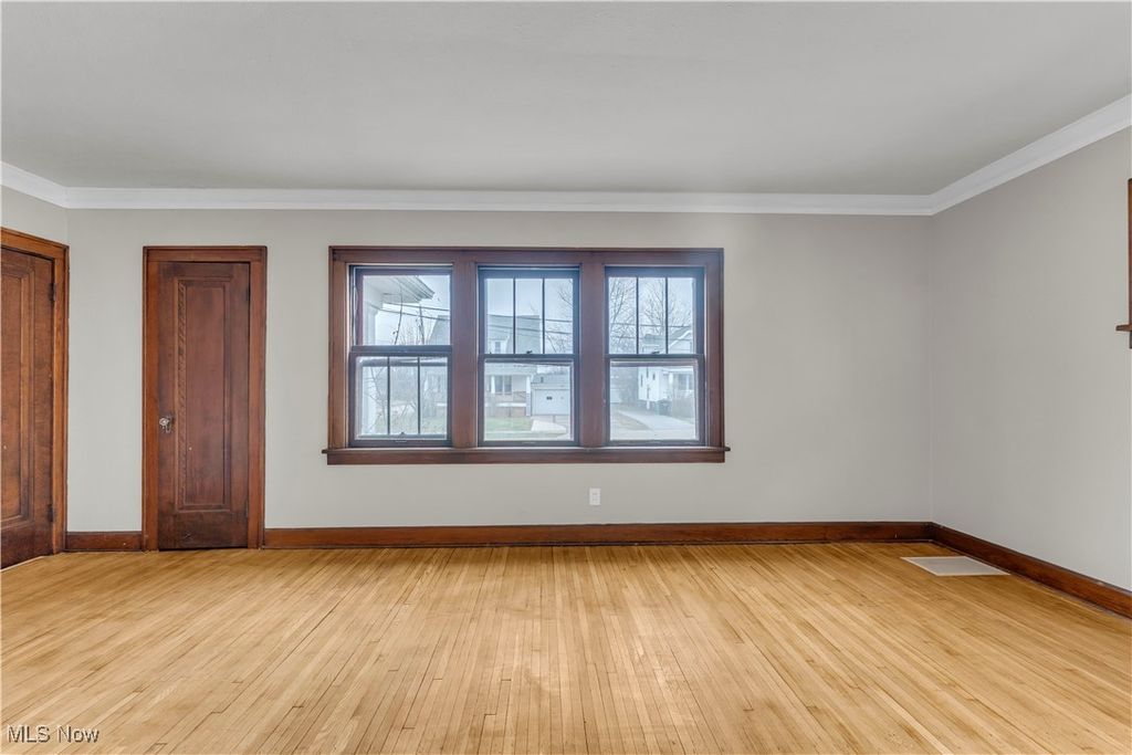 Photo of 1530 E 214th Street #1/DN, Euclid, OH 44117 (MLS # 5182119)