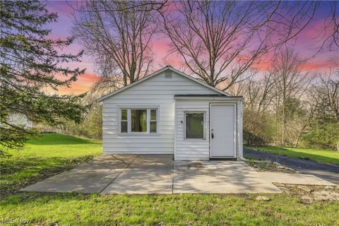 Homes For Sale - 12316 Upper Sunset Drive<br/> Garfield Heights, OH 44125