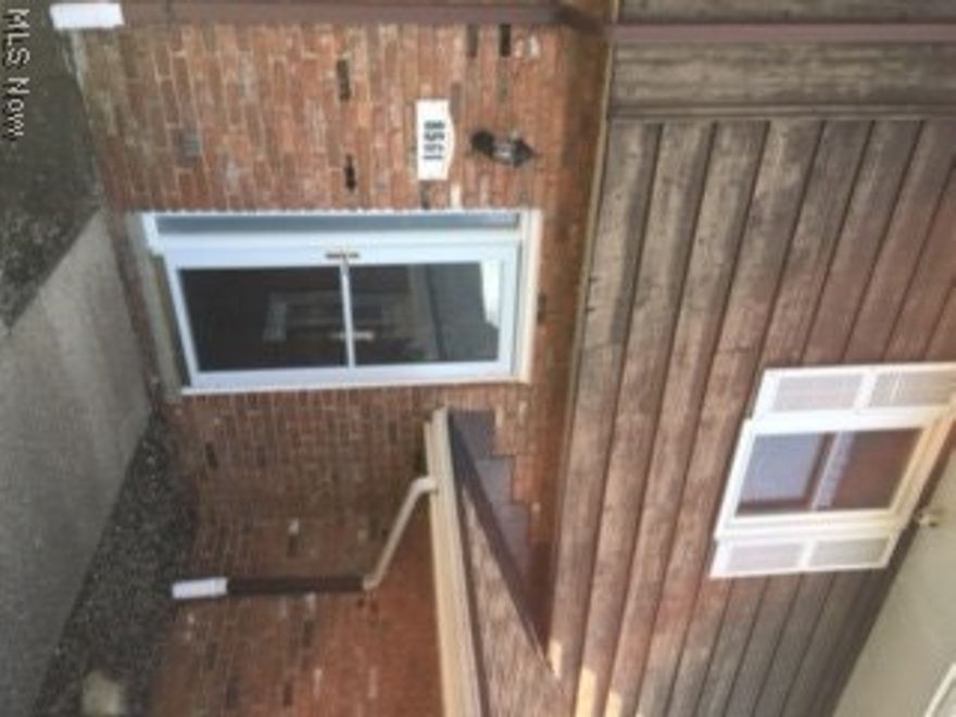 Charming townhouse with serene views of Tanglewood Lake and Tanglewood golf course, recently updated with brand new carpet and fresh paint through out the entire house. This home features a spacious living room, with a marble and wood fireplace mantle and a formal dinner room with sliding doors to a fenced deck making it perfect to entertain in. The sunny kitchen has new ceramic tiles and a dine in area that leads to the deck. The kitchen includes a 2010 fridge, stove,  microwave-convention oven and dishwasher. The kitchen also includes newer Kraftmaid cabinets.  The laundry has a sink and a washer dryer from 2010. Take the open stair case with wood steps up to the home 3 bed rooms and 2.5 baths completly remodeled with ceramic tile and  Kraftmaid cabinets aswell.  Huge master bedroom with full bath. All bdrms have hardwood floors and new windows in two of the bedrooms. Garage for two cars. Home Waranty offered.  Seeing is Believing!