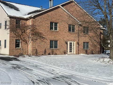 Homes For Sale - 1860 Massachusetts Avenue #2<br/> Poland, OH 44514