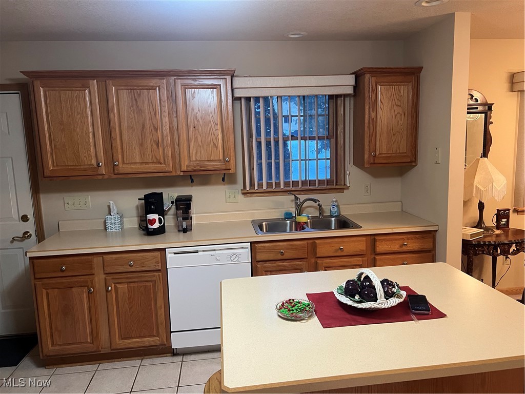 Alexandra Place Condo - Residential