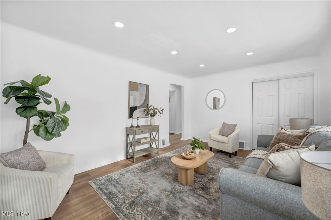 4378 Metropolitan Drive