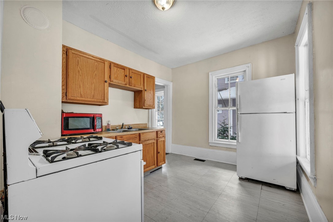 Kenastons - Residential Income