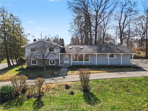 Homes For Sale - 1840 13th Street<br/> Cuyahoga Falls, OH 44223