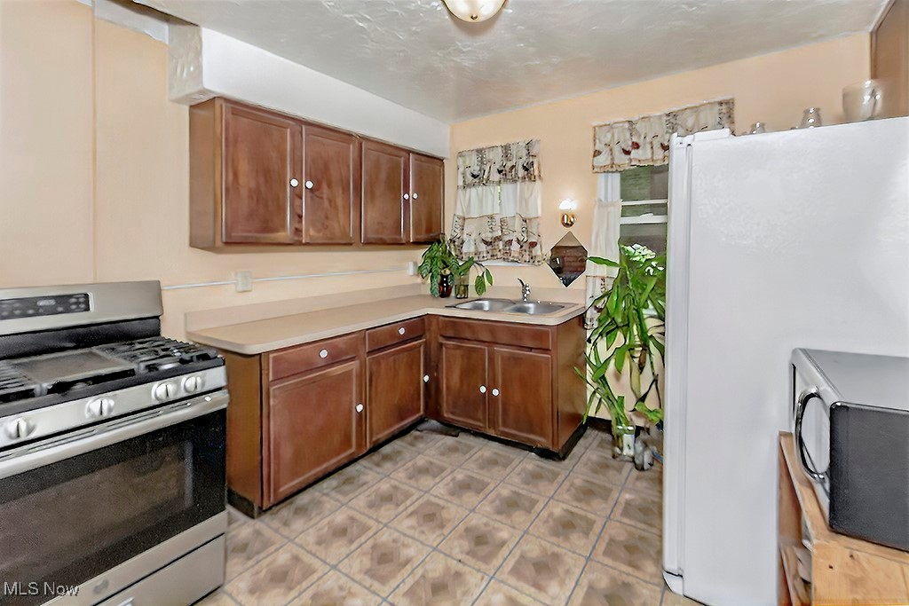 1744 Northfield Avenue, Cleveland, Ohio image 10