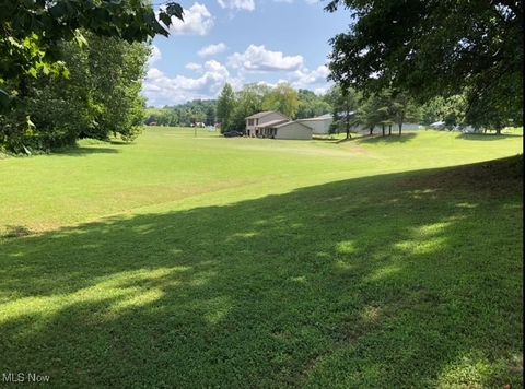 Homes For Sale - 107 Twin Lakes Drive<br/> Mineral Wells, WV 26150