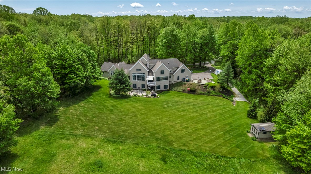 10360 Sawmill Drive, Chardon, Ohio image 2