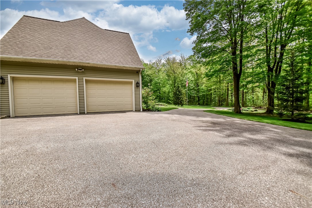 10360 Sawmill Drive, Chardon, Ohio image 43