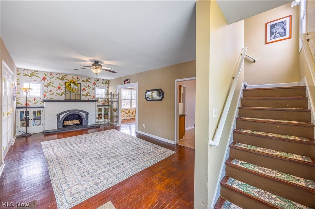 Photo of 206 33rd Street NW, Canton, OH 44709 (MLS # 5188438)