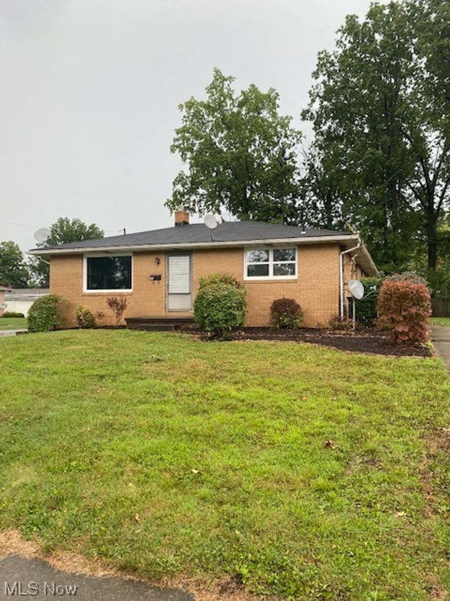 Located in Girard is this 2 Bedroom/1 Bath side by side duplex that has Central Air.  Kitchen is provided with a stove, refrigerator and dishwasher which the tenant maintains.   Full unfinished basement with washer and dryer connections and tenant has their own driveway.   Monthly rent is $775.00 plus the tenant pays for electric, gas and water services.  Trash is included with monthly rent.   Full security deposit of $775.00 plus first months rent is due before an approved tenant can move in.  No smoking, no pets and no Section 8.