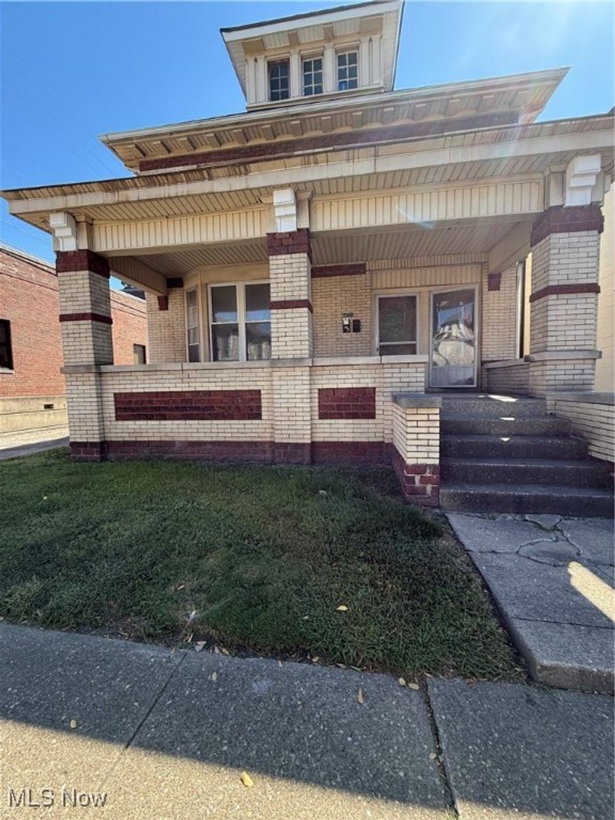 Welcome to this charming one-bedroom, one-bathroom apartment located in the heart of downtown, offering an ideal balance of comfort, convenience, and functionality. The well-designed living areas provide plenty of space for both relaxation and entertaining, while the bright bedroom and full bathroom add to the inviting feel of the home. A private basement with washer and dryer hookups offers the convenience of in-home laundry, and the prime downtown location puts shopping, dining, and entertainment just steps away. Don’t miss this opportunity to enjoy all the benefits of downtown living in a space you can truly call home. All applicants are subject to a credit and background check.