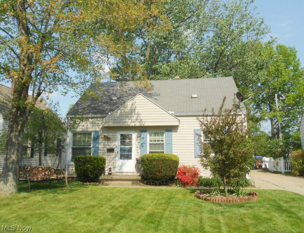 Super sharp 3 bedroom cape in ideal location close to shopping and restaurants. This property features an eat in, applianced, updated kitchen with hickory cabinets, an updated bath and newer windows. Two of the bedrooms are on the first floor, a spacious third bedroom with nice closet space, built ins & rarely available half bath complete the second level. The full basement is just waiting to be finished; 1 1/2 car garage and beautiful extra large backyard. Home warranty is offered for peace of mind.