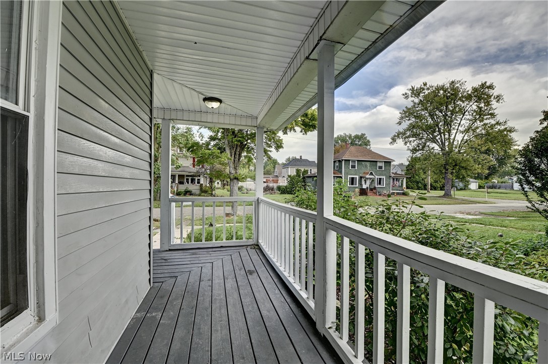 325 W Maryland Avenue