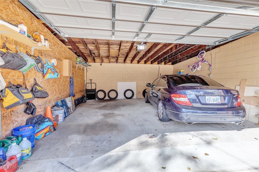6136 Ridge Road