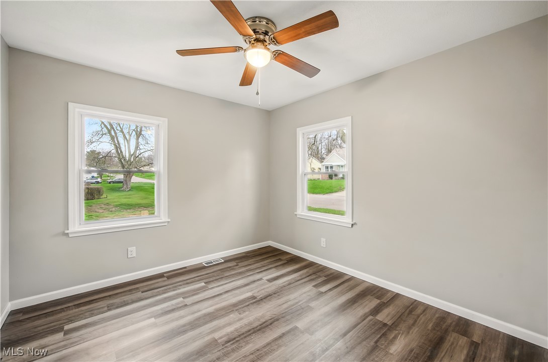 414 10th Street, Struthers, Ohio image 13