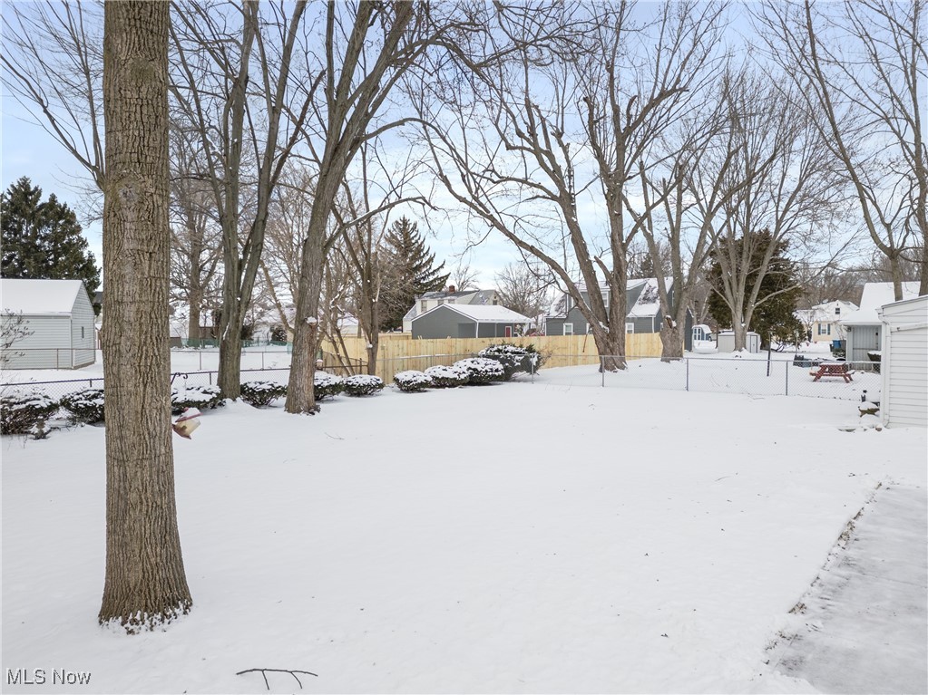 3318 Pickett Road, Lorain, Ohio image 32