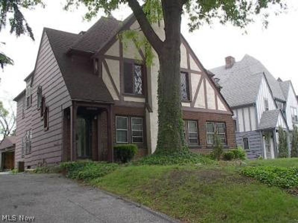 Photo of 18323 Newell Road, Shaker Heights, OH 44122 (MLS # 5207718)