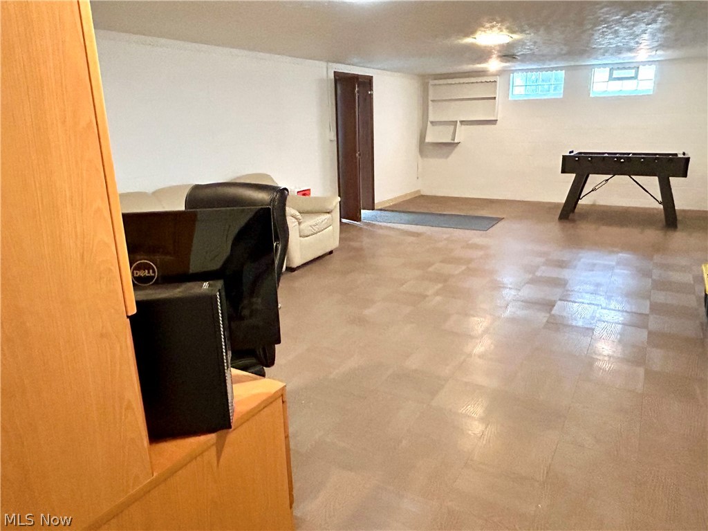 Metropolitan Estates 01 - Residential